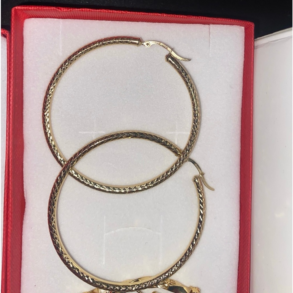 10K Yellow Gold 3 MM Diamond Cut hoop
